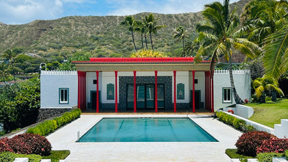 Shangri La, Pool House