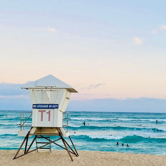 White Plains Lifeguard Stand, Oahu 12x12" no mat
